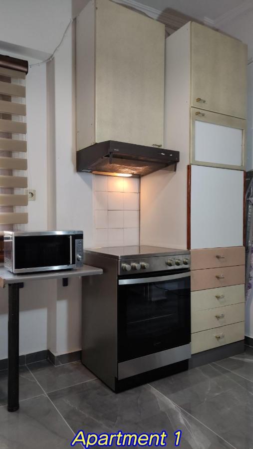Keti'S Apartments Неа Мудания Екстериор снимка
