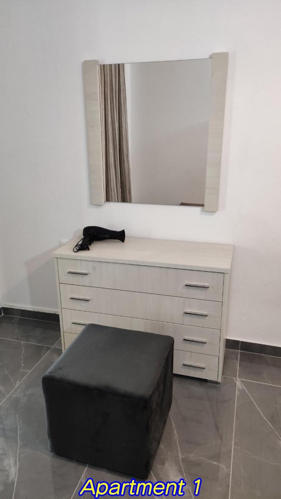 Keti'S Apartments Неа Мудания Екстериор снимка