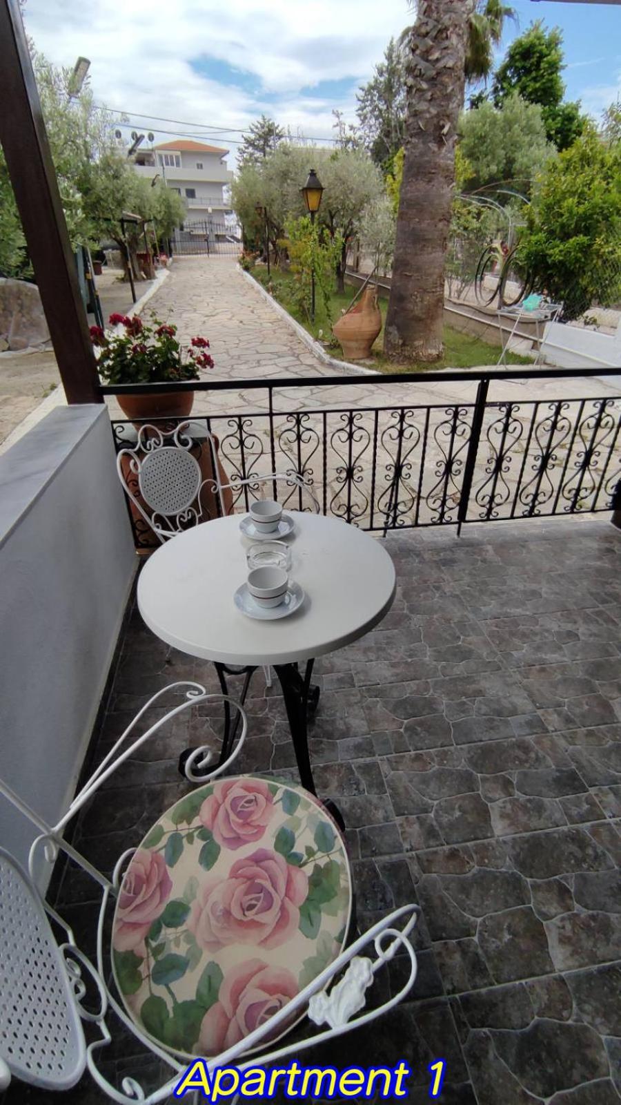 Keti'S Apartments Неа Мудания Екстериор снимка